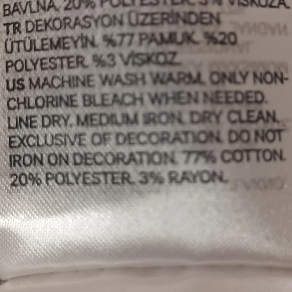 H&M Friends TV Show Logo Unisex Gray Sweatshirt Size Medium Cozy Cotton Blend - Picture 7 of 9